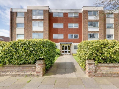 2 bedroom flat for sale in Wakehurst Court, St. Georges Road, Worthing, BN11