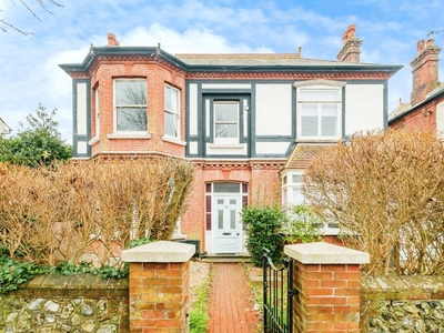 2 bedroom flat for sale in Winchester Road, Worthing, BN11