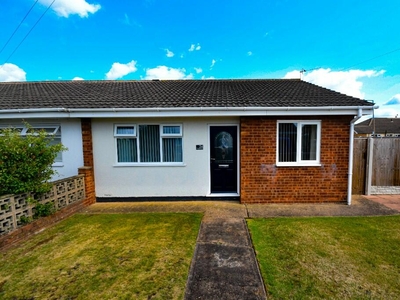 2 bedroom semi-detached bungalow for sale in Woodford Road, Barnby Dun, Doncaster, South Yorkshire, DN3