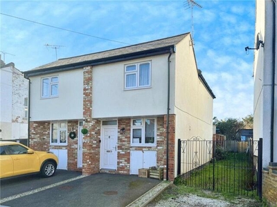 2 Bedroom Semi-detached House For Sale In Southend-on-sea