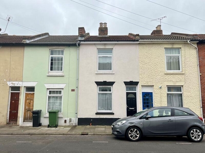2 bedroom terraced house for rent in Boulton Road, Southsea, PO5