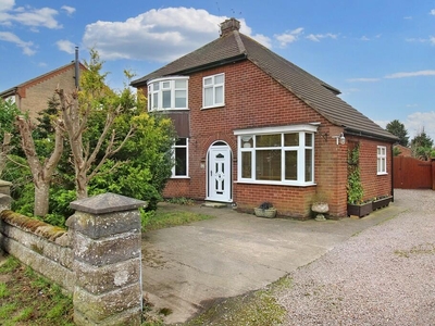 3 bedroom detached house for sale in Station Road, North Hykeham, LN6