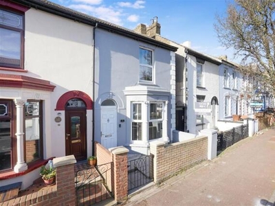 3 Bedroom End Of Terrace House For Sale In Gillingham