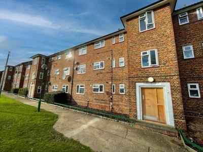 3 Bedroom Flat For Sale In Montgomery Crescent