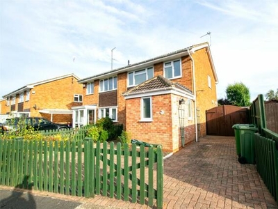 3 Bedroom Semi-detached House For Sale In Bletchley, Buckinghamshire