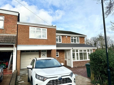 4 bedroom detached house for rent in Buckfast Close, Coventry, CV3