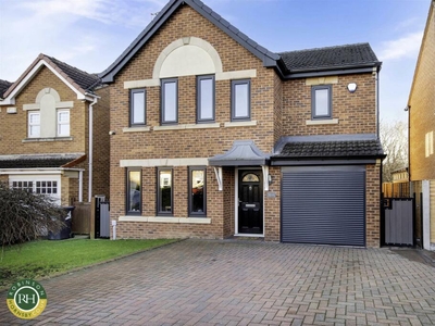 4 bedroom detached house for sale in Aintree Drive, Balby, Doncaster, DN4