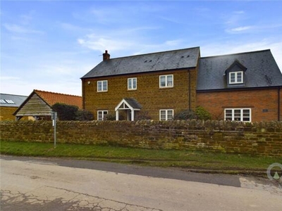 4 Bedroom Detached House For Sale In Harpole, Northampton