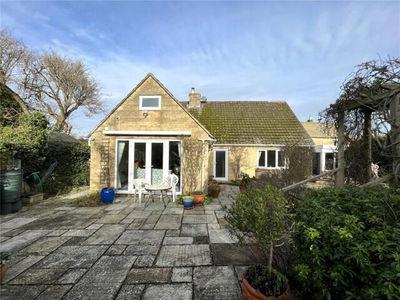4 Bedroom Detached House For Sale In Lechlade, Gloucestershire