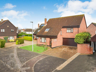 4 Bedroom Detached House For Sale In Thorpe End
