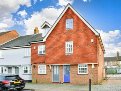 4 Bedroom End Of Terrace House For Sale In Faversham