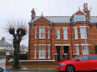 4 bedroom house for rent in East Cliff Road, TN4