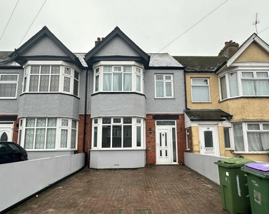 4 bedroom house for rent in Langdon Road, Folkestone, CT19