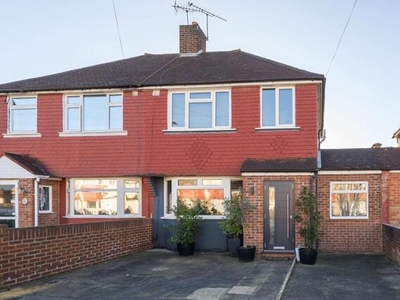 4 Bedroom Semi-detached House For Sale In Abbey Wood