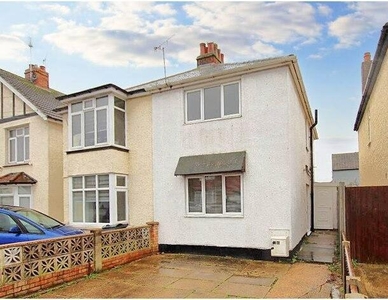4 Bedroom Semi-detached House For Sale In Clacton On Sea