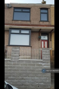 4 bedroom terraced house for rent in Bay Street, Swansea, SA1