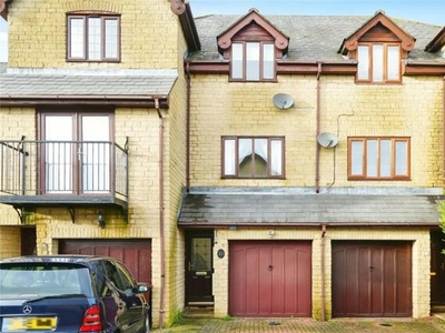 4 Bedroom Town House For Sale In Bicester, Oxfordshire