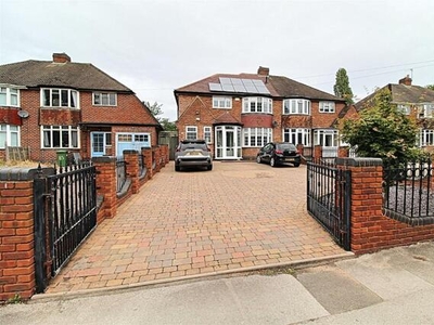 5 Bedroom Semi-detached House For Sale In Castle Bromwich