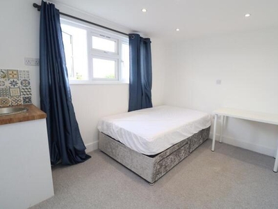 House Share For Rent In Morden