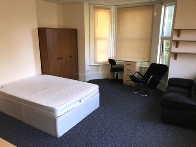 Studio flat for rent in Westwood Road, Southampton, Hampshire, SO17