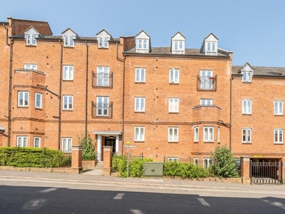 2 Bed Flat/Apartment For Sale in Banbury, Oxfordshire, OX16 - 5045181