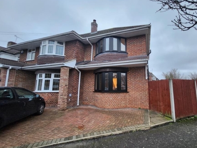 2 Bed House To Rent in Slough, Berkshire, SL3 - 575