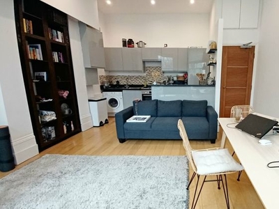 2 bedroom flat to rent Regents Park, NW1 7TL