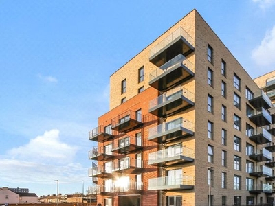 3 bedroom apartment for sale Southall, UB2 4WS