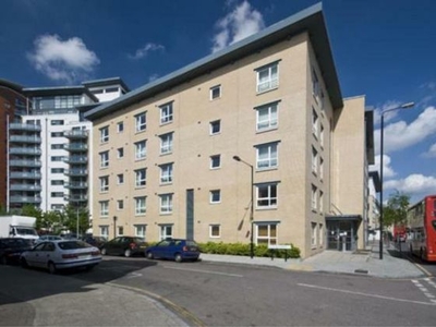 3 bedroom flat to rent Canary Wharf, E14 3SF