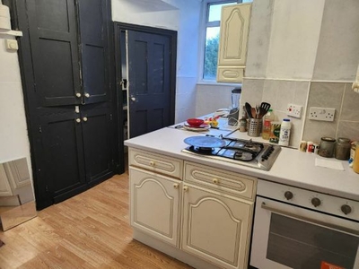 3 bedroom house share to rent Sutton, SM2 7AY