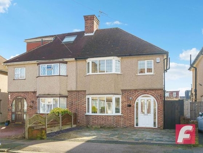 3 bedroom semi-detached house for sale Watford, WD24 7DZ