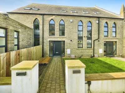 3 bedroom town house for sale Bolton, BL2 4DD