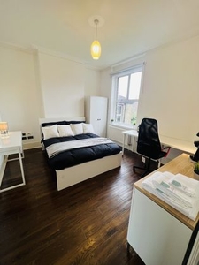 4 bedroom duplex to rent Greenwich, SE10 9EQ