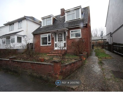 Detached house to rent in Rucklers Lane, Kings Langley WD4