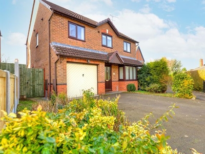 Detached house to rent in Swallowfield Close, Wistaston, Cheshire CW2