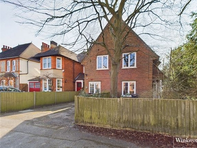 Detached house to rent in Warwick Road, Reading, Berkshire RG2