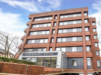 Flat to rent in 310 Kings Road, Reading RG1
