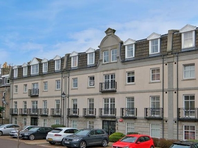 Flat to rent in Balmoral Square, First Floor Left AB10