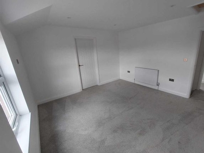 Flat to rent in Birmingham Road, Bromsgrove B61