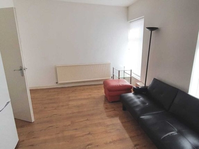 Flat to rent in Broadway, Cardiff CF24