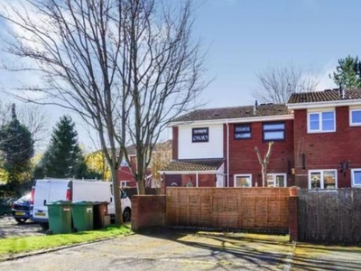 Flat to rent in Chaldon Close, Wolverhampton WV9