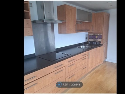 Flat to rent in Mcclintock House, Leeds LS10