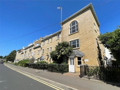 Flat to rent in New Writtle Street, Chelmsford CM2