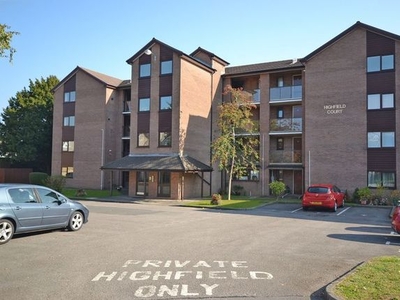 Flat to rent in Outstanding Apartment, Foxwood Close, Newport NP10