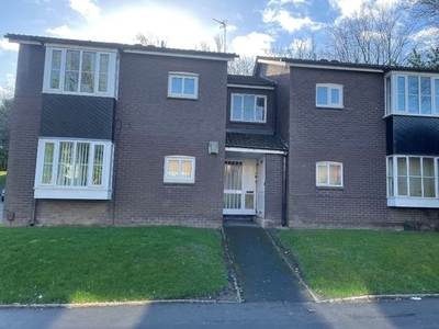 Flat to rent in The Dell, New Ferry, Wirral CH42