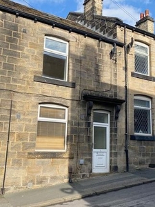 Flat to rent in Wesley Street, Farsley, Pudsey LS28