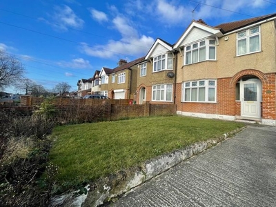 Property to rent in Shaggy Calf Lane, Slough SL2