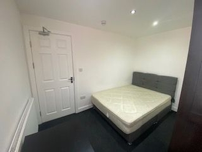 Room to rent in Room 4, Walsgrave Road, Coventry CV2