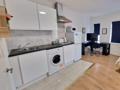 Studio apartment for rent in Cricklewood, London