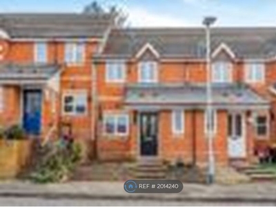 Terraced house to rent in Davy Close, Wokingham RG40